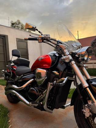 SUZUKI BOULEVARD M800 